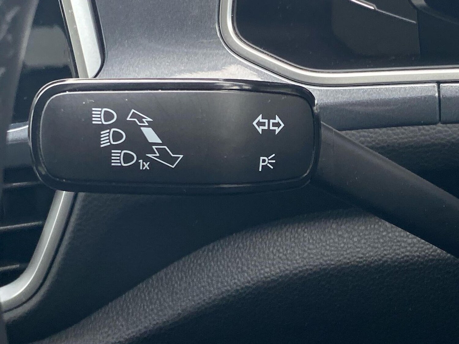 Used Volkswagen T-Roc 2023 for sale - 75987663: Photo 29