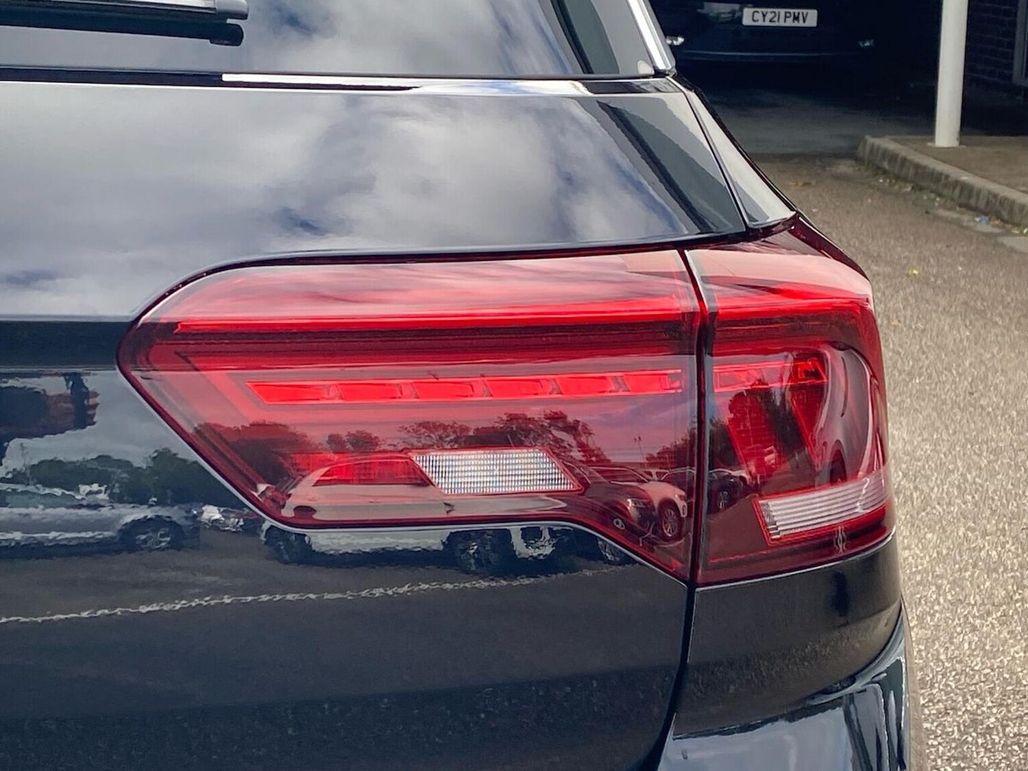 Used Volkswagen T-Roc 2023 for sale - 75987663: Photo 33