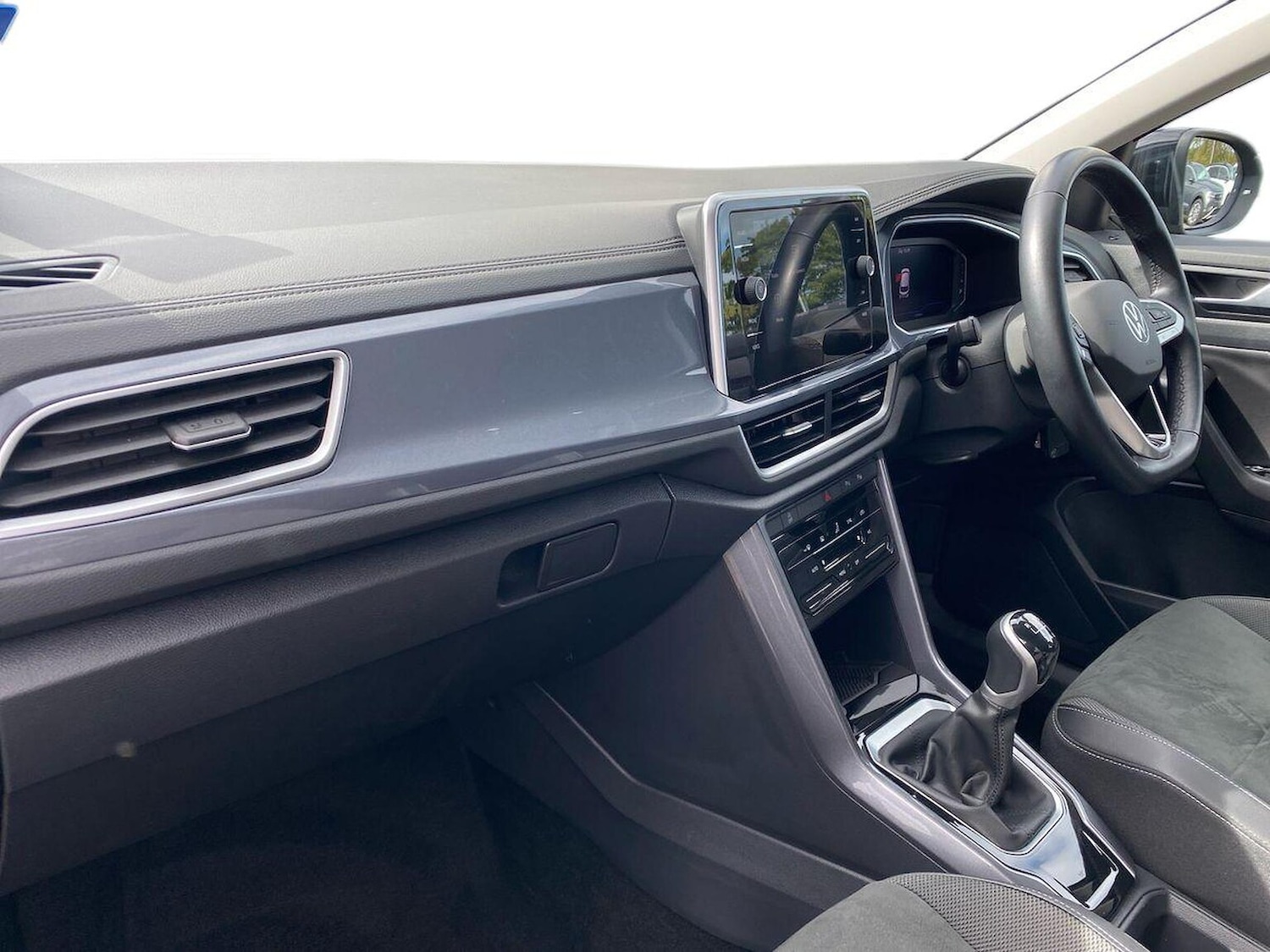 Used Volkswagen T-Roc 2023 for sale - 75987663: Photo 7