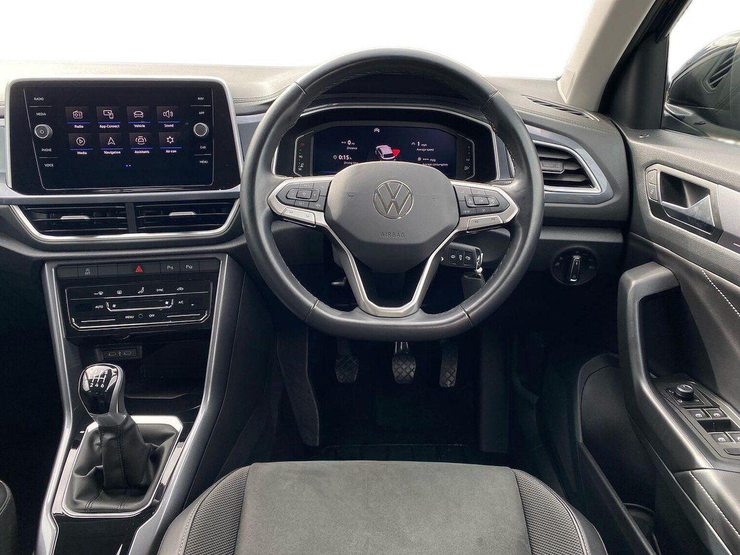 Used Volkswagen T-Roc 2023 for sale - 75987663: Photo 9