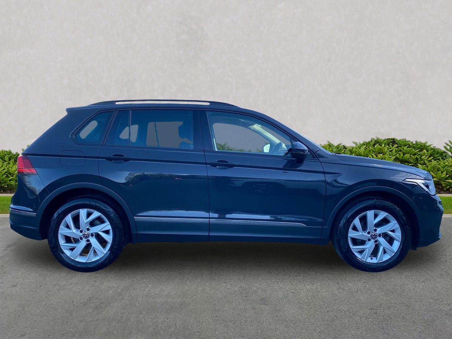 Used Volkswagen Tiguan 2023 for sale - 78195905: Photo 3