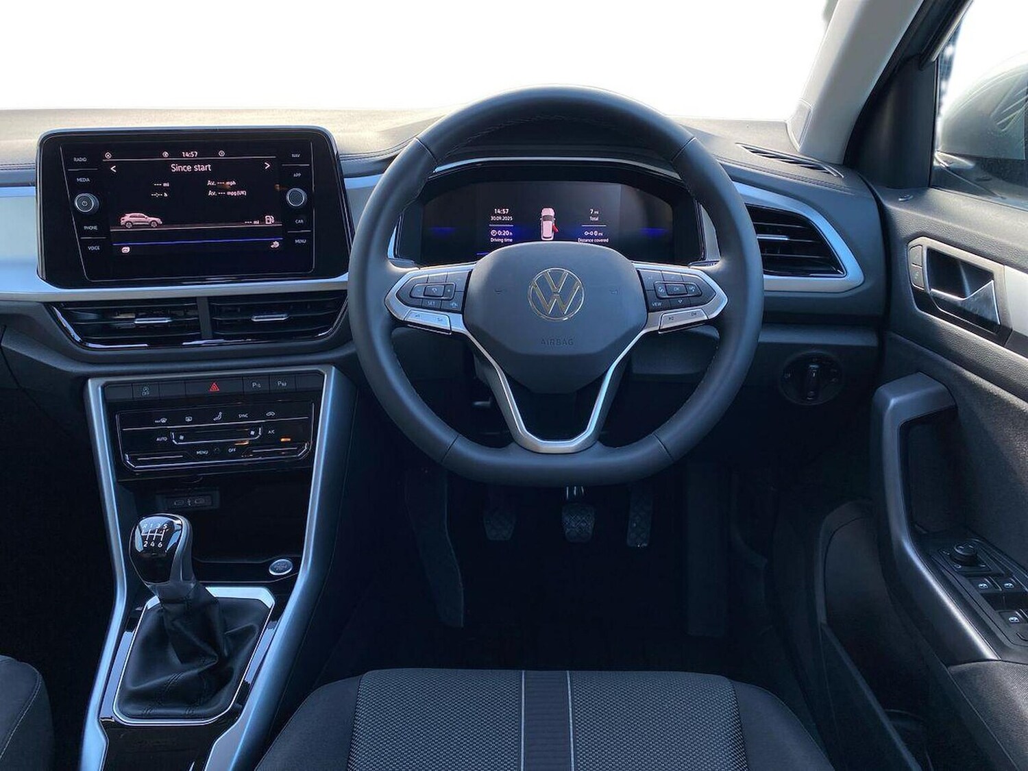 Used Volkswagen T-Roc 2025 for sale - 76127148: Photo 9