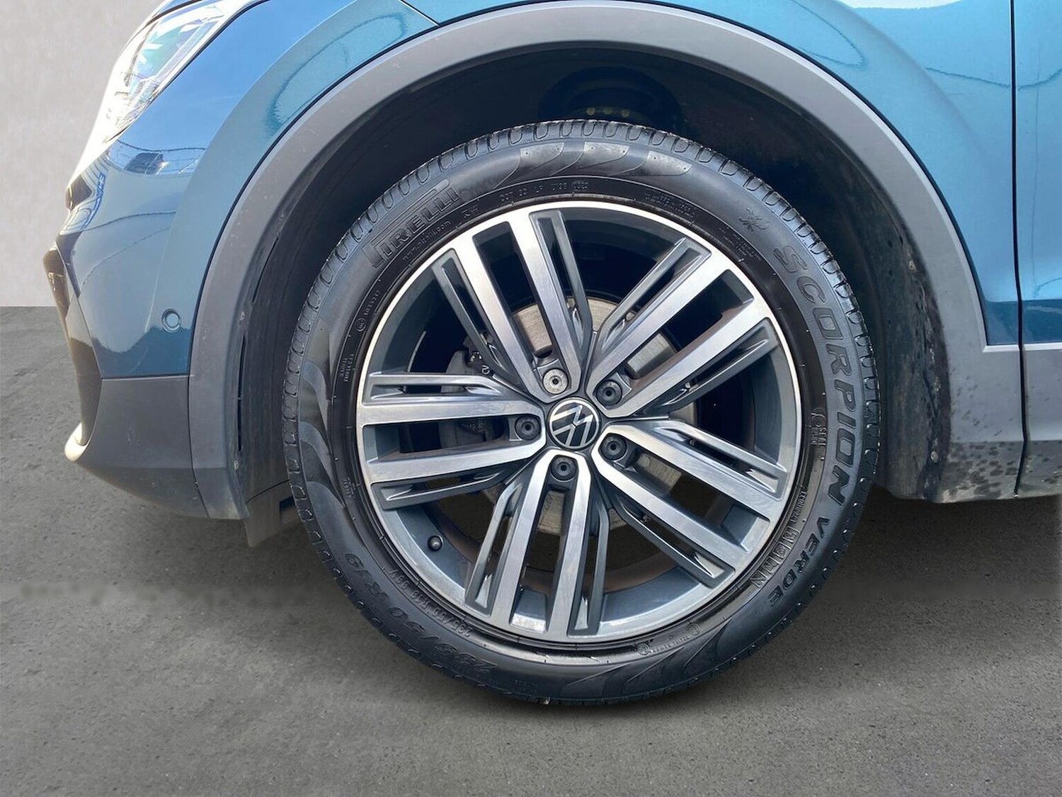 Used Volkswagen Tiguan 2023 for sale - 78195909: Photo 6