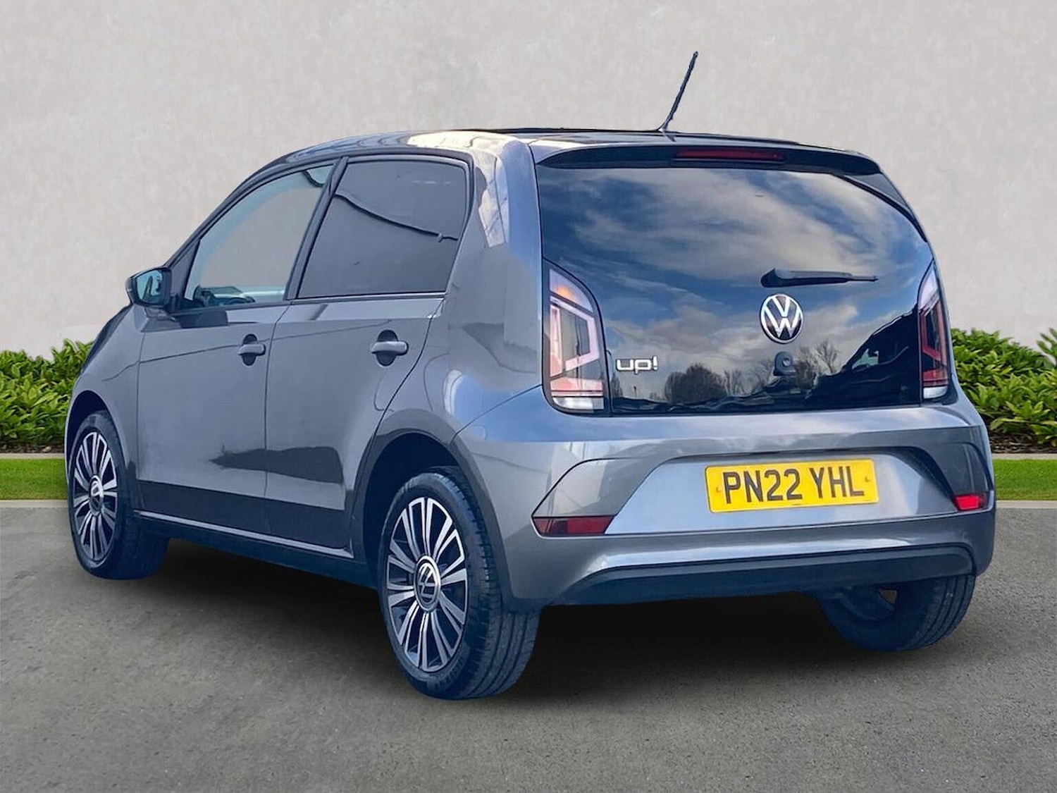 Used Volkswagen up! 2022 for sale - 78195924: Photo 2