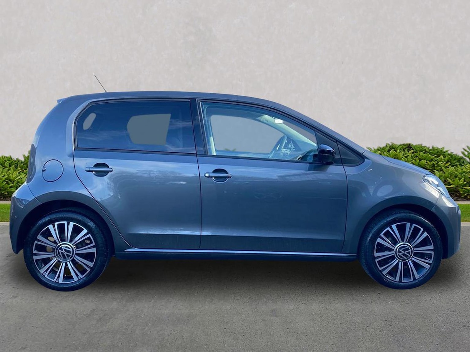 Used Volkswagen up! 2022 for sale - 78195924: Photo 3