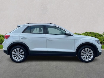 Used Volkswagen T-Roc 2020 for sale - 75497937: Photo