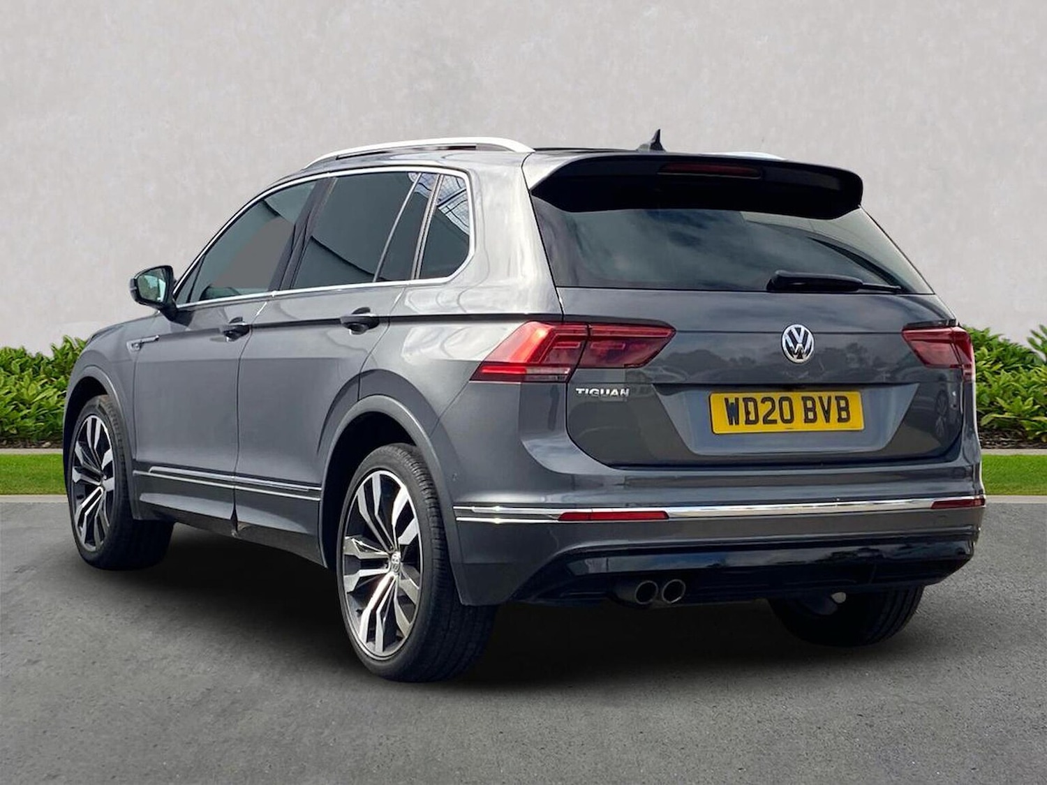 Used Volkswagen Tiguan 2020 for sale - 75975425: Photo 2