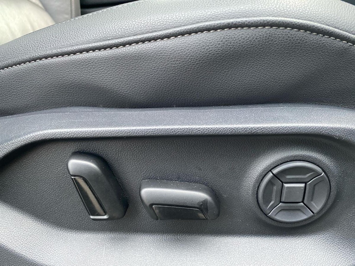 Used Volkswagen Touareg 2022 for sale - 76974582: Photo 30