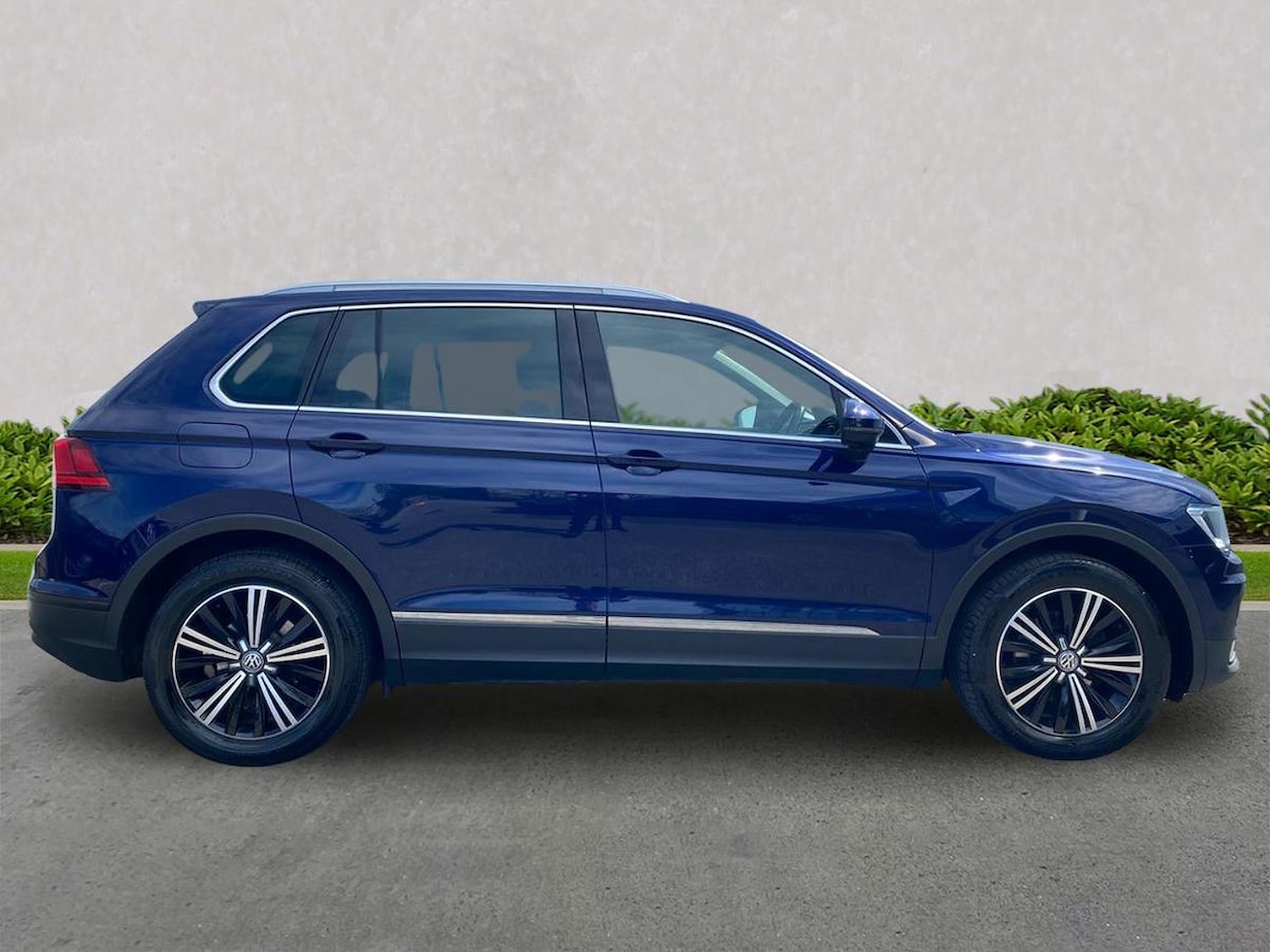 Used Volkswagen Tiguan 2017 for sale - 78195939: Photo 3