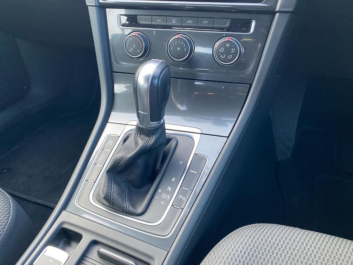 Used Volkswagen Golf 2017 for sale - 76541839: Photo 13