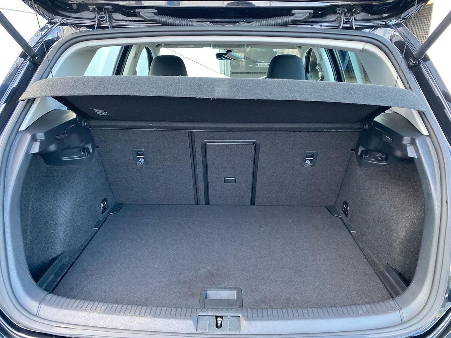 Used Volkswagen Golf 2017 for sale - 76541839: Photo 17