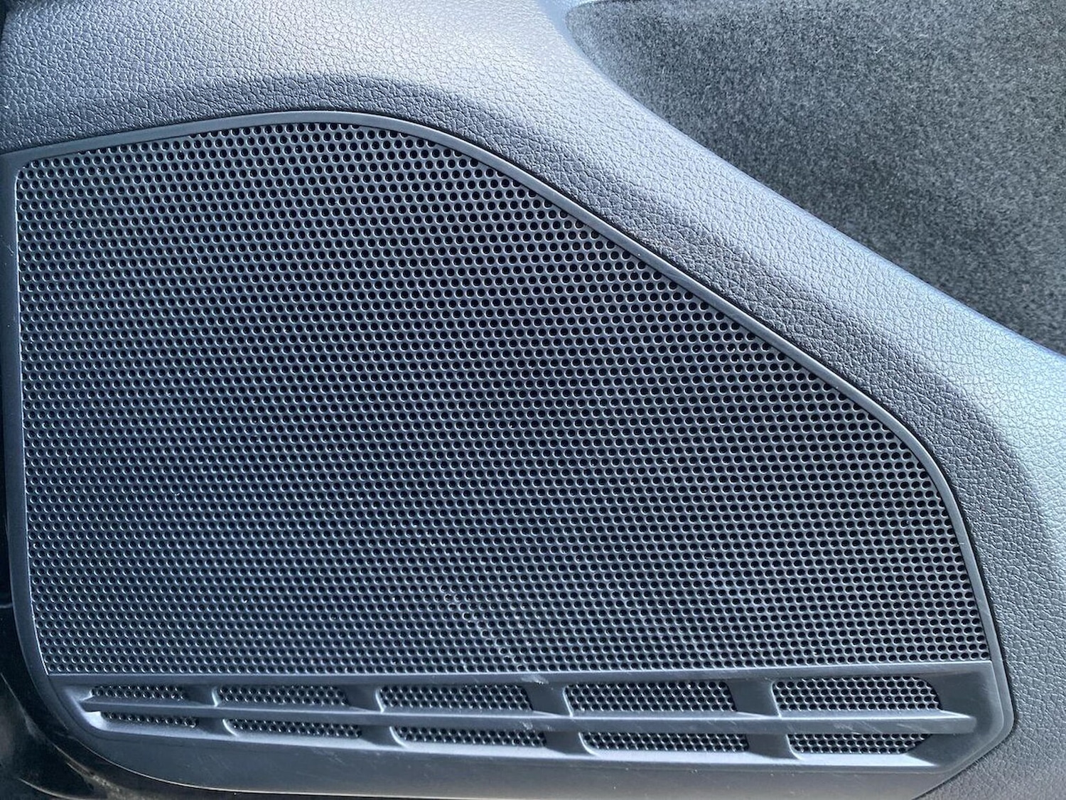 Used Volkswagen Golf 2017 for sale - 76541839: Photo 31