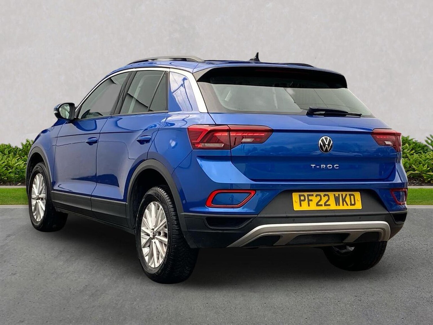 Used Volkswagen T-Roc 2022 for sale - 76490524: Photo 2