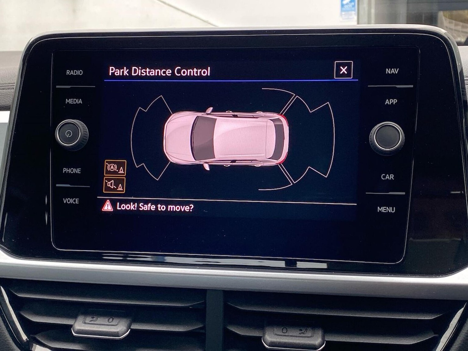 Used Volkswagen T-Roc 2022 for sale - 76490524: Photo 23