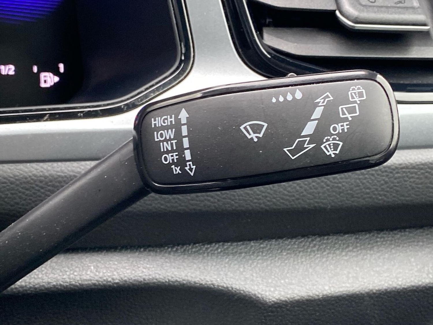 Used Volkswagen T-Roc 2022 for sale - 76490524: Photo 27