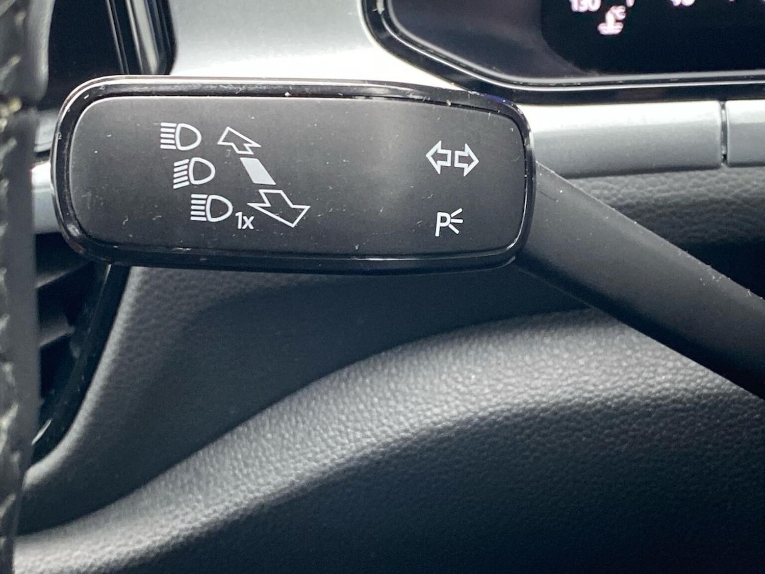 Used Volkswagen T-Roc 2022 for sale - 76490524: Photo 28