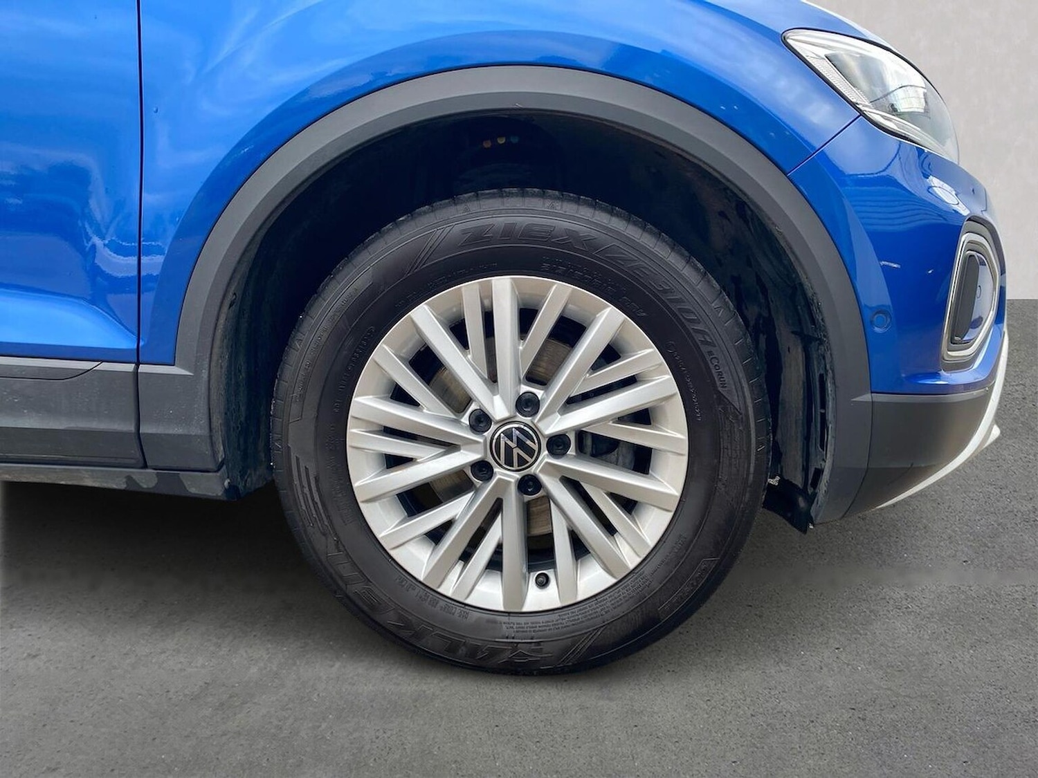 Used Volkswagen T-Roc 2022 for sale - 76490524: Photo 6