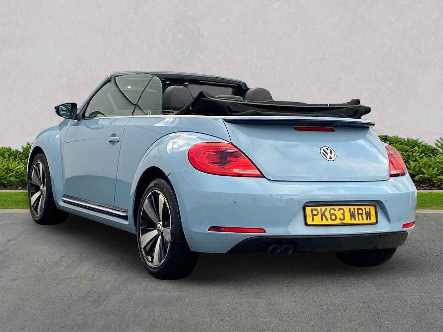 Used Volkswagen Beetle 2013 for sale - 76885061: Photo 2
