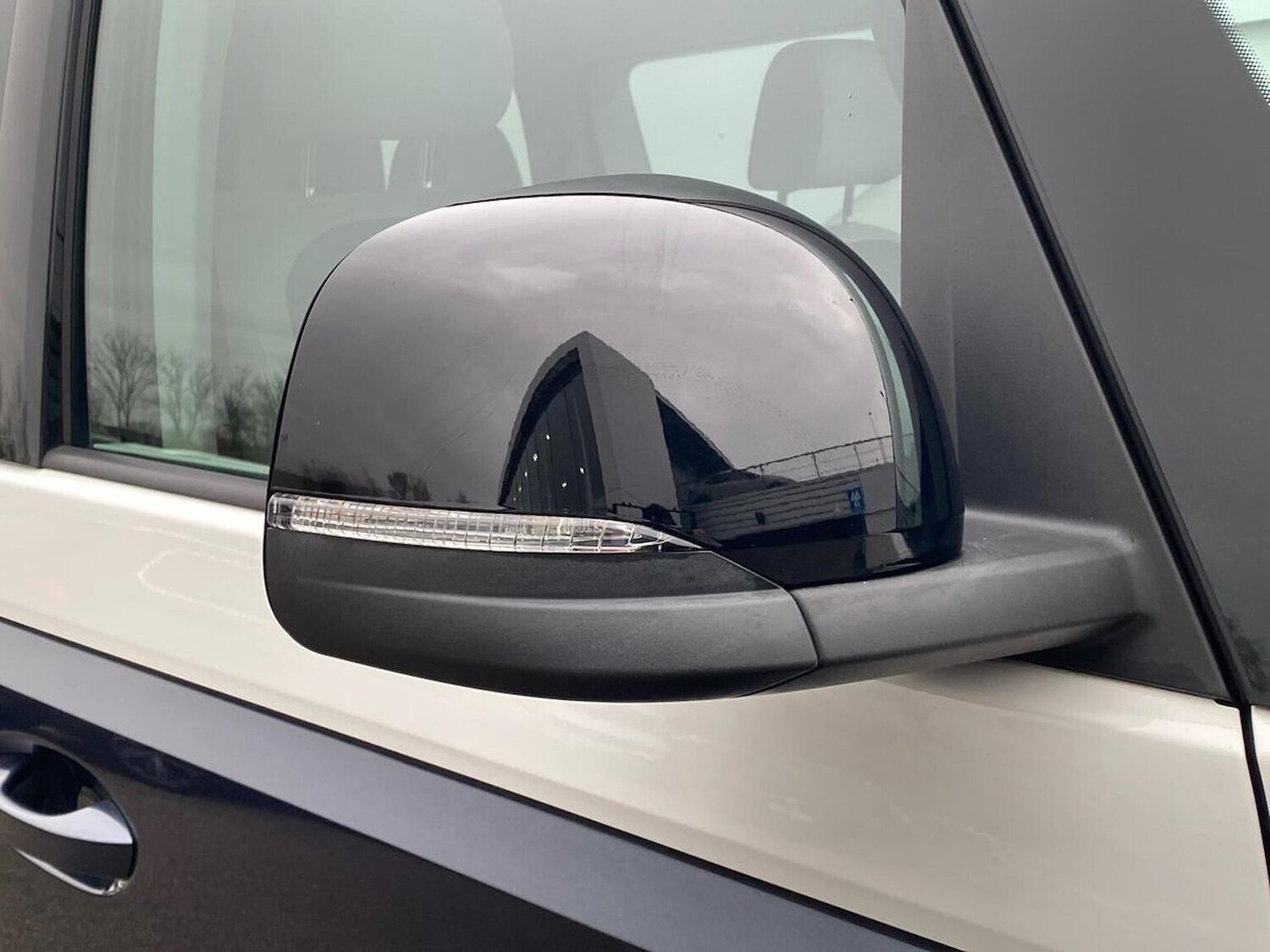 Used Volkswagen ID.Buzz 2023 for sale - 77488172: Photo 36