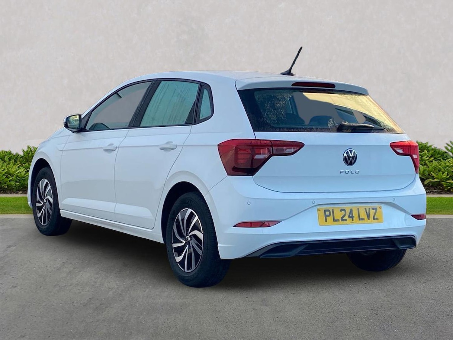 Used Volkswagen Polo 2024 for sale - 76777353: Photo 2