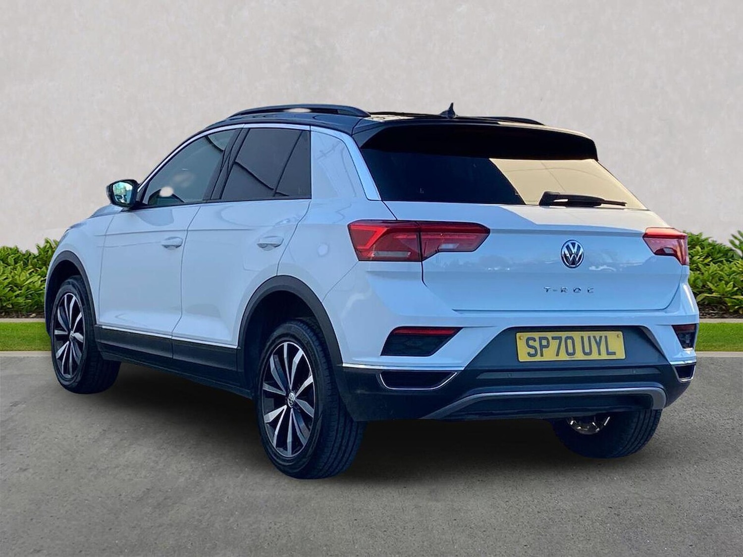 Used Volkswagen T-Roc 2020 for sale - 76693429: Photo 2