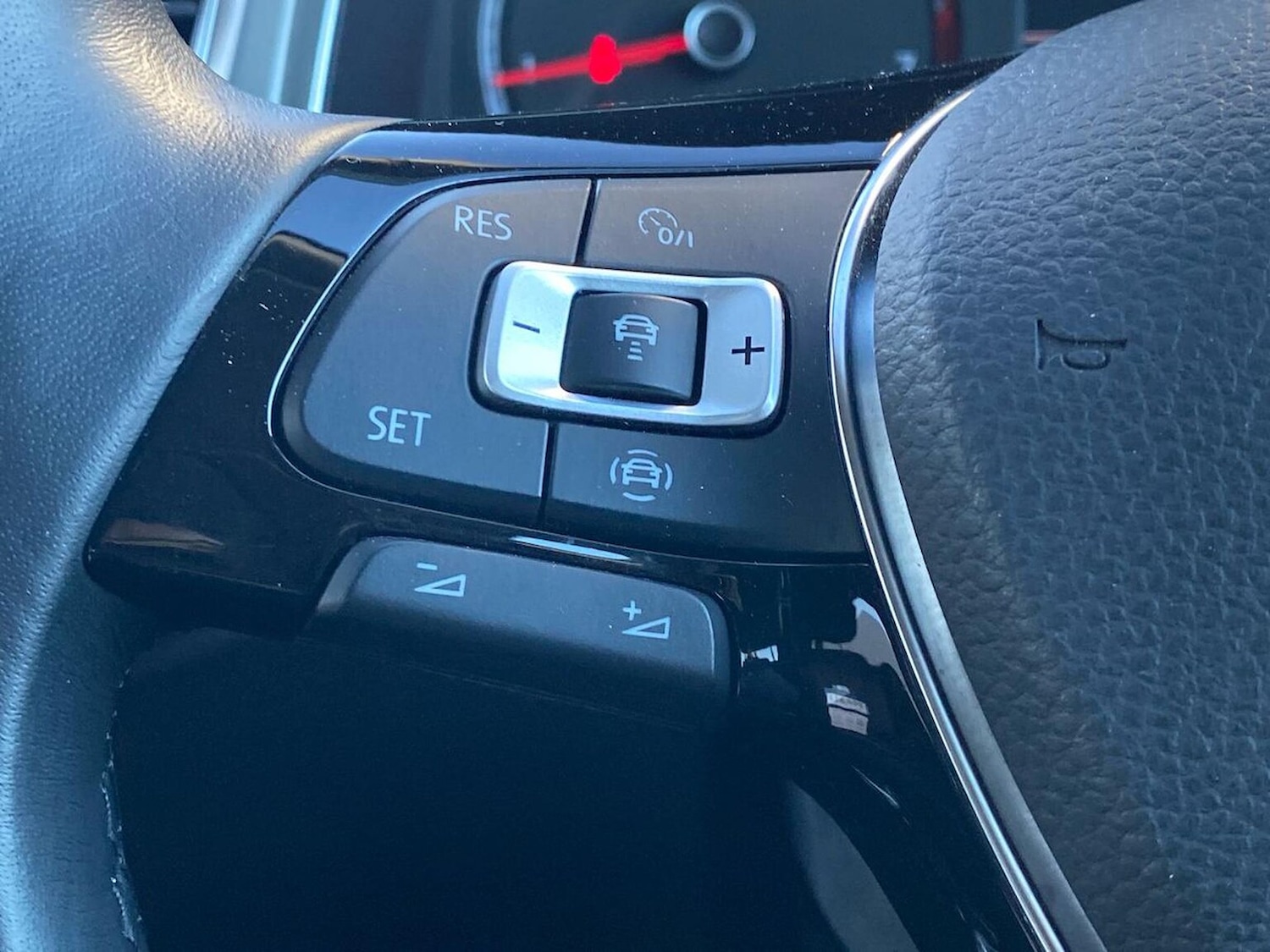 Used Volkswagen T-Roc 2020 for sale - 76693429: Photo 26