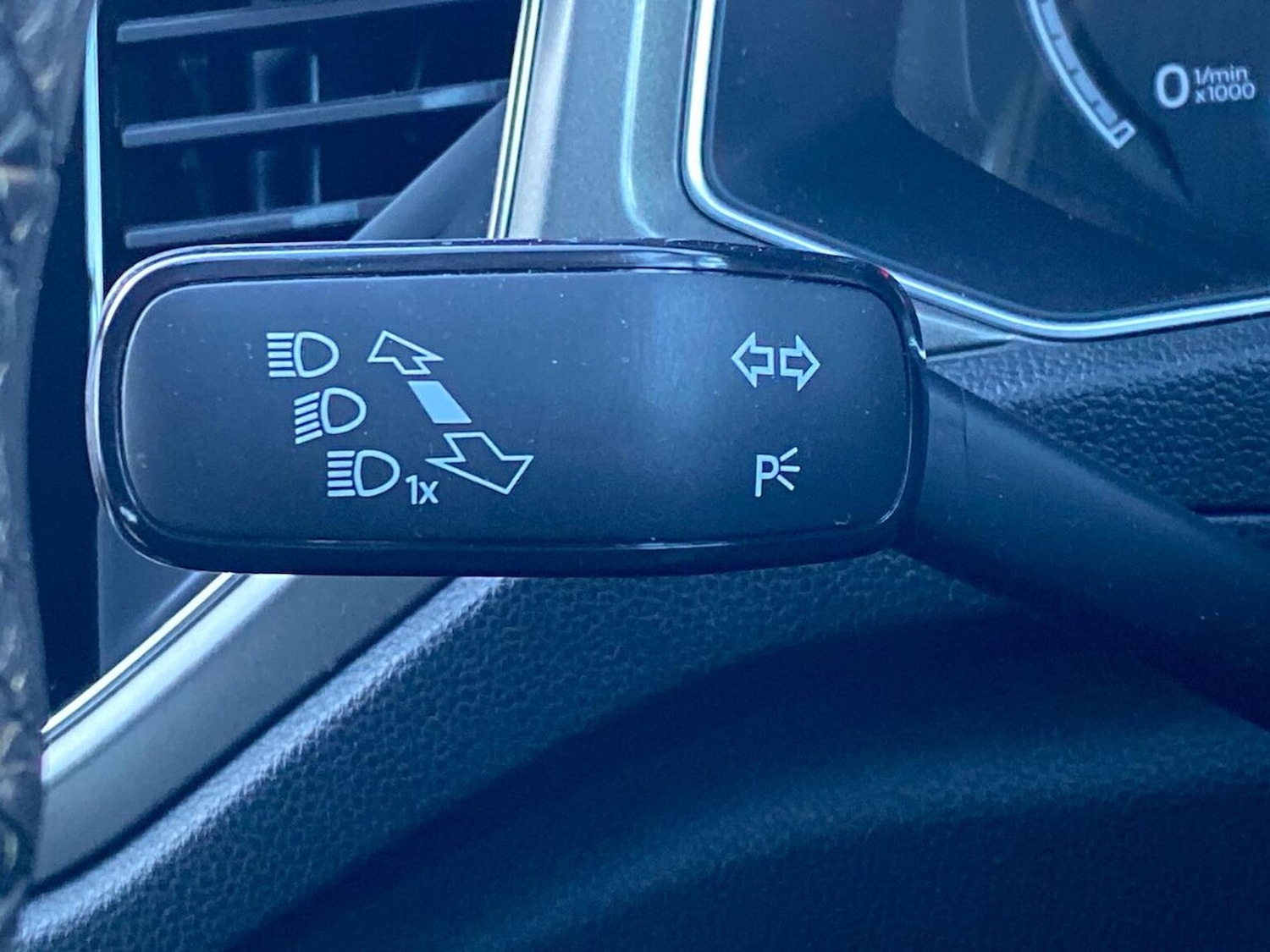 Used Volkswagen T-Roc 2020 for sale - 76693429: Photo 28