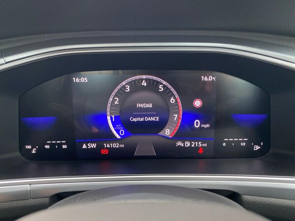 Used Volkswagen T-Roc 2023 for sale - 76127144: Photo 10