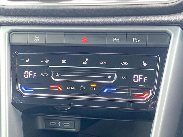Used Volkswagen T-Roc 2023 for sale - 76127144: Photo 12