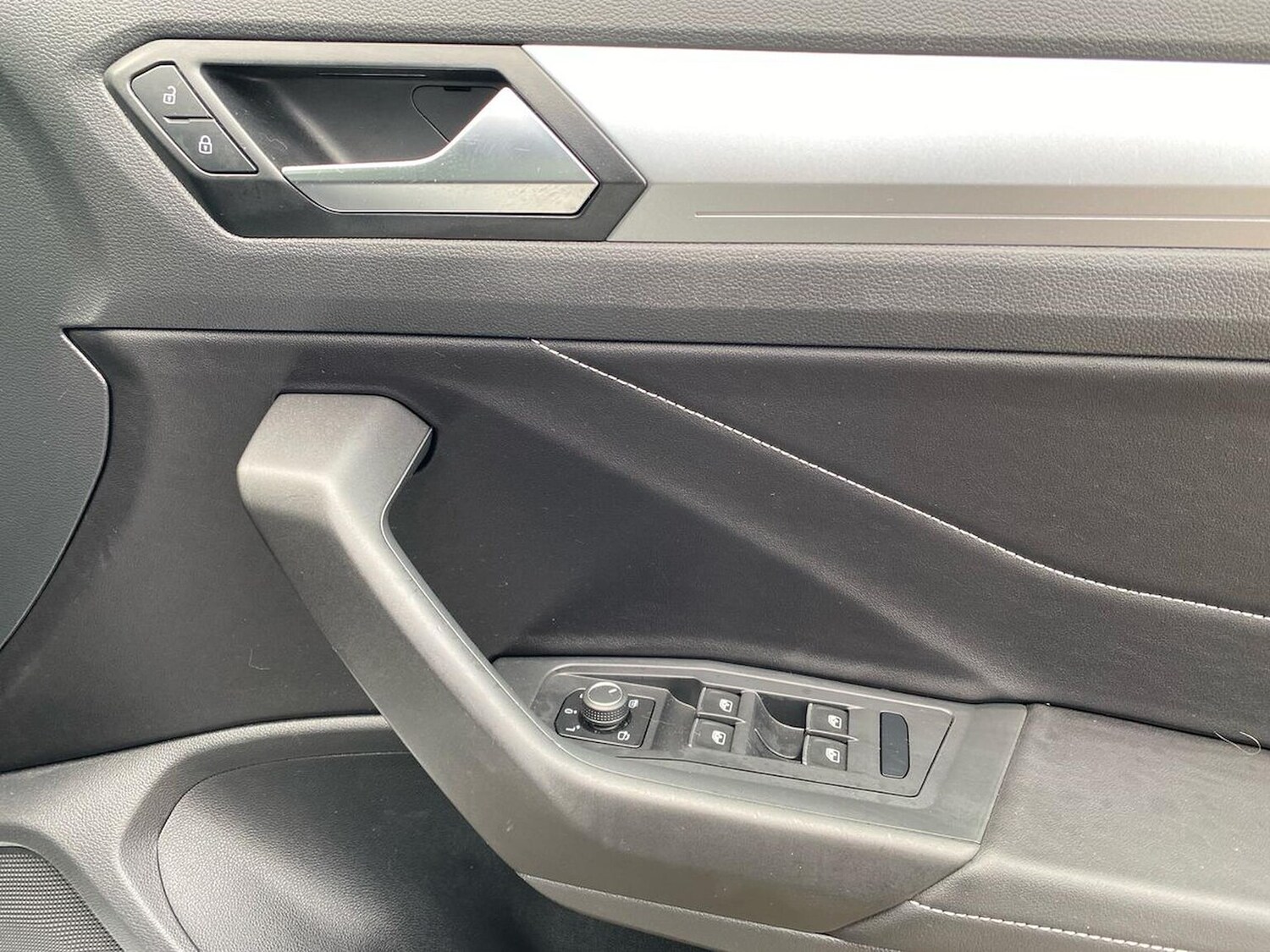 Used Volkswagen T-Roc 2023 for sale - 76127144: Photo 21