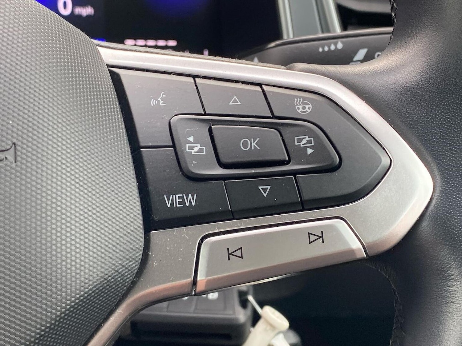 Used Volkswagen T-Roc 2023 for sale - 76127144: Photo 26