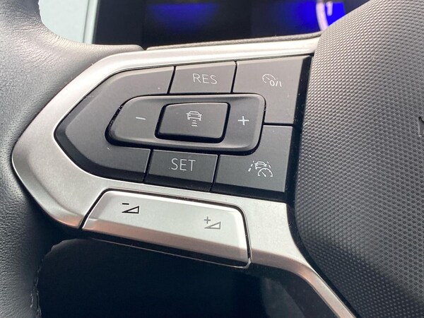 Used Volkswagen T-Roc 2023 for sale - 76127144: Photo 27