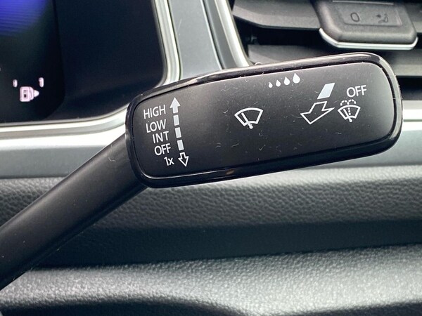 Used Volkswagen T-Roc 2023 for sale - 76127144: Photo 28