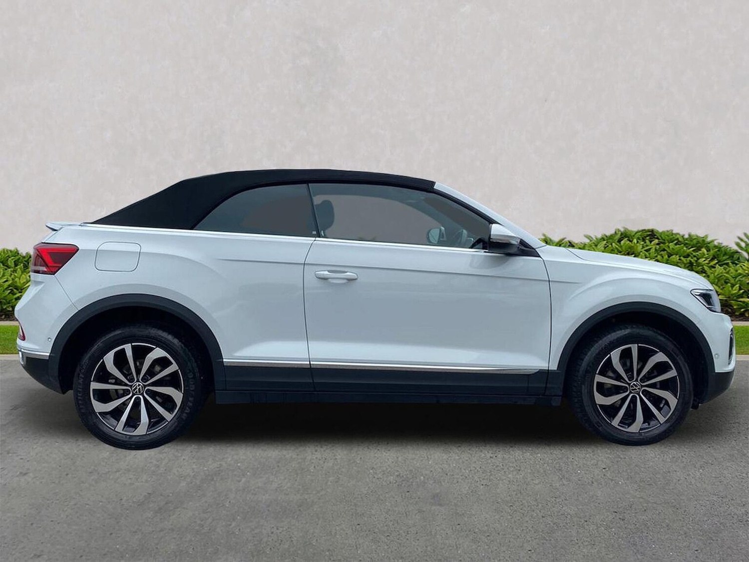 Used Volkswagen T-Roc 2023 for sale - 76127144: Photo 3