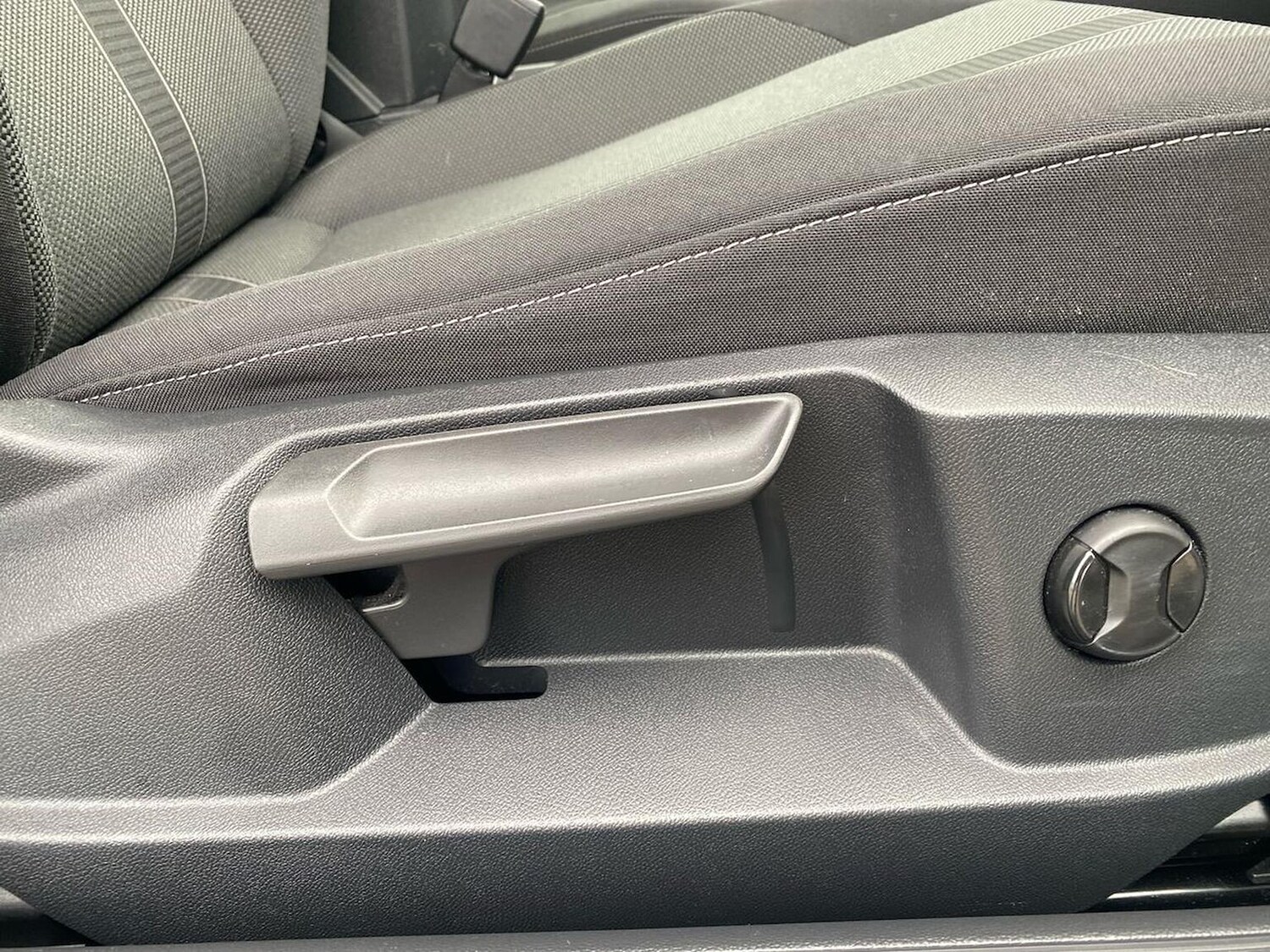 Used Volkswagen T-Roc 2023 for sale - 76127144: Photo 30