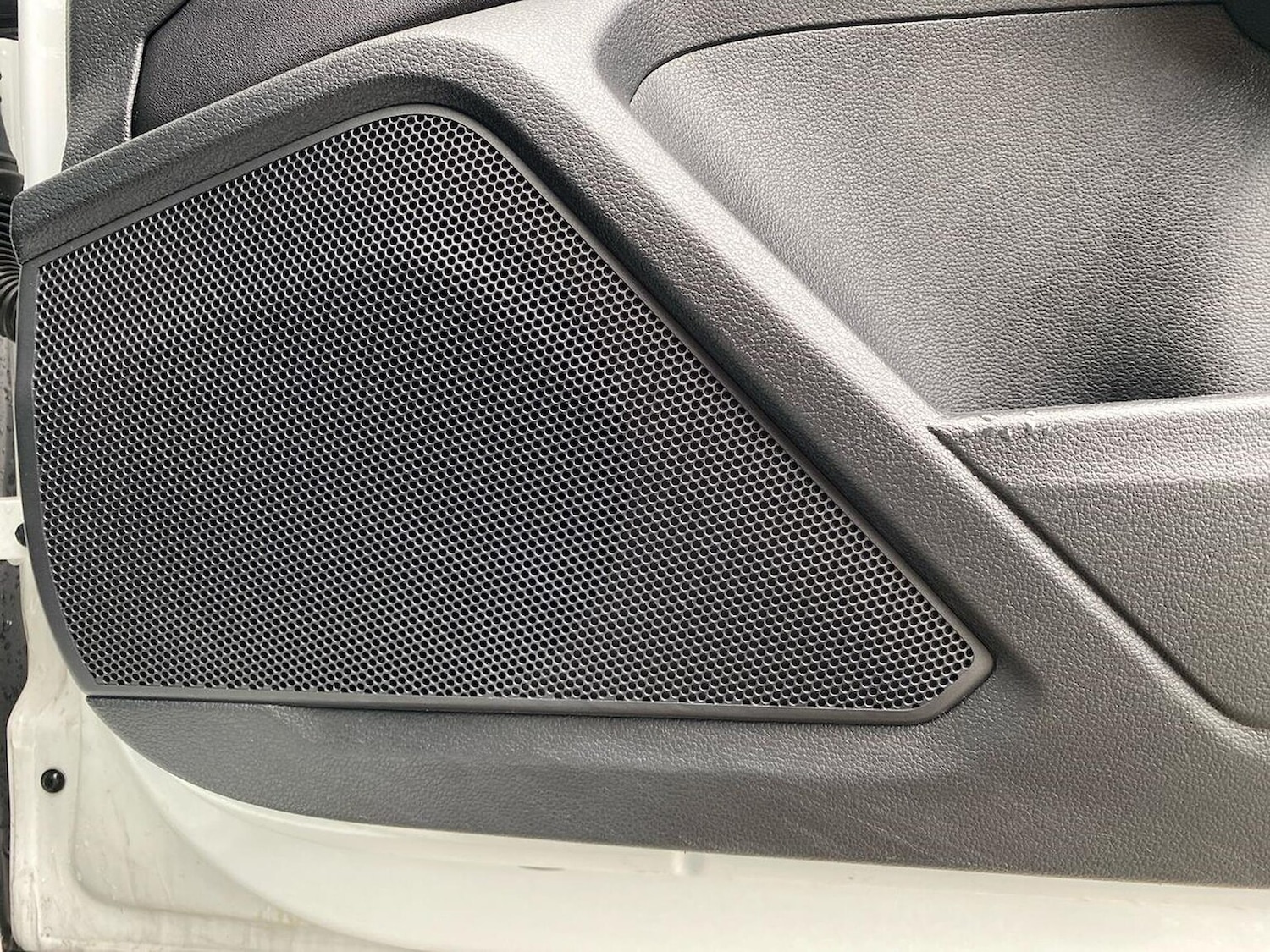 Used Volkswagen T-Roc 2023 for sale - 76127144: Photo 31