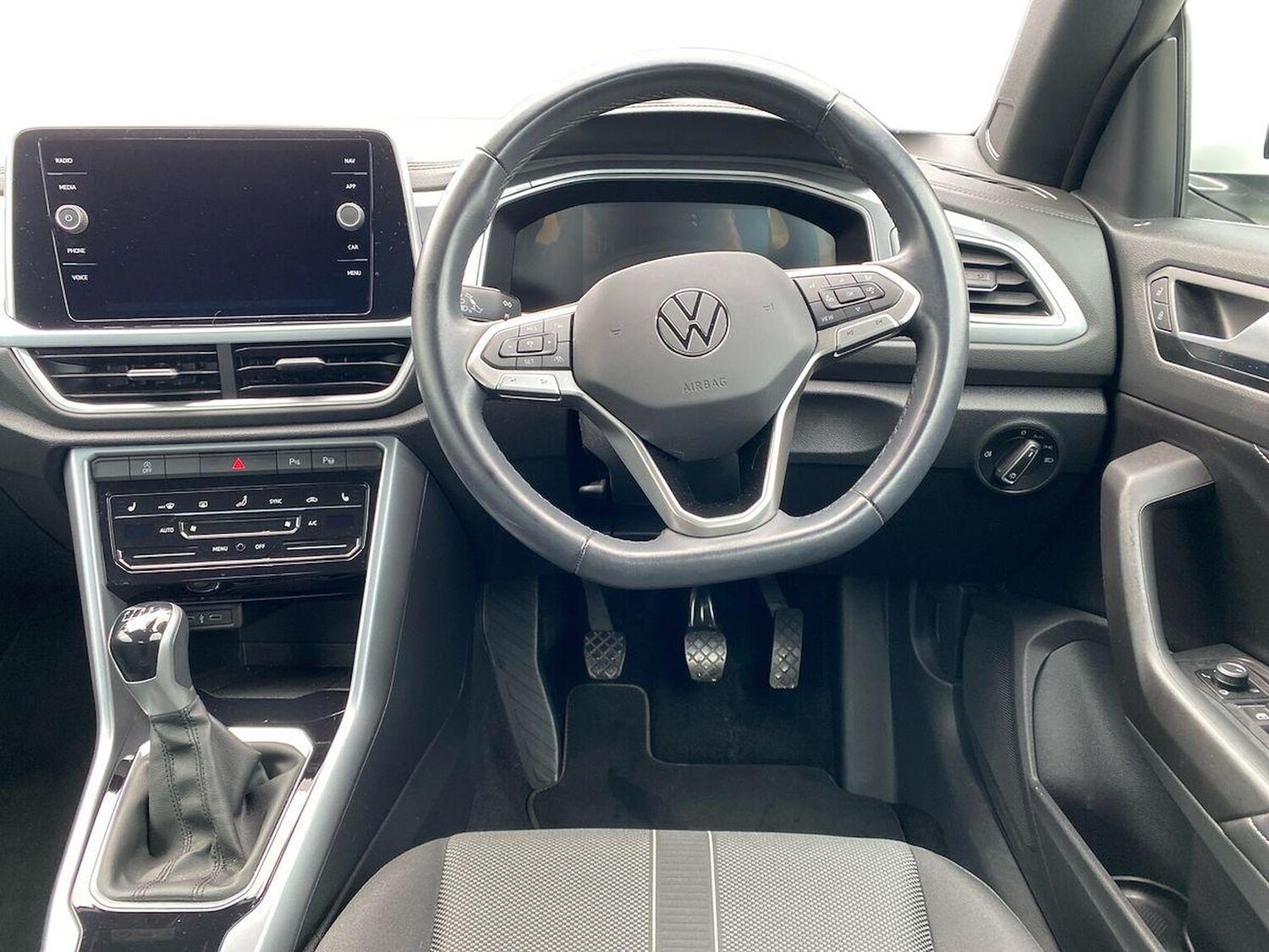 Used Volkswagen T-Roc 2023 for sale - 76127144: Photo 9