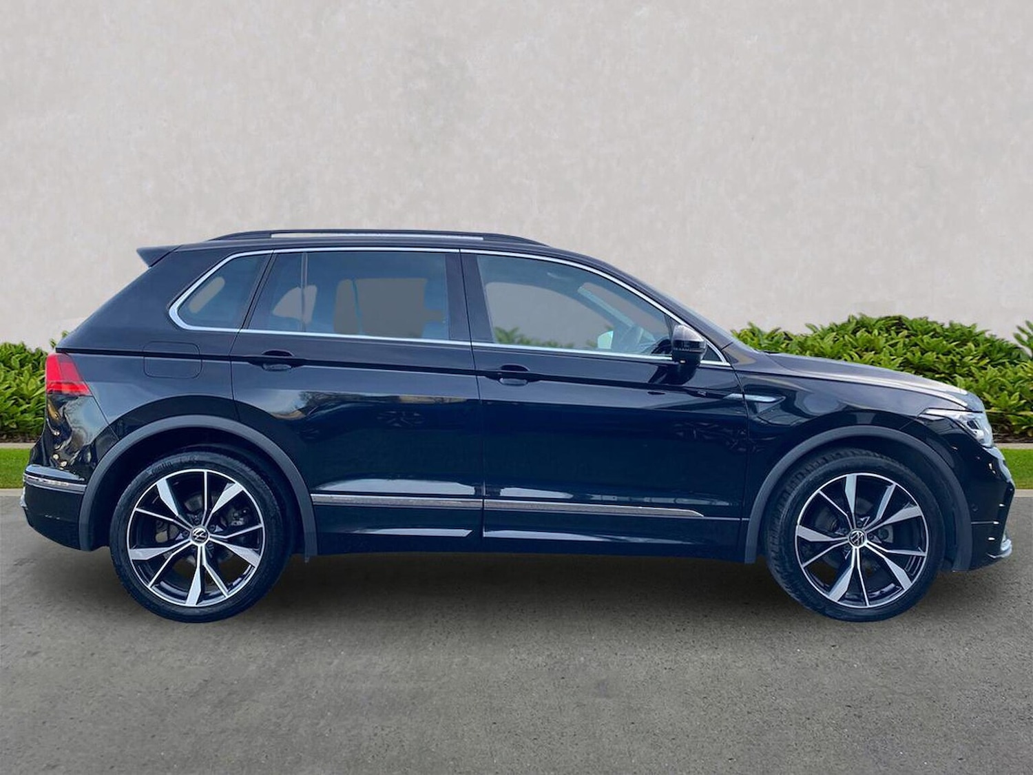 Used Volkswagen Tiguan 2023 for sale - 76924565: Photo 3