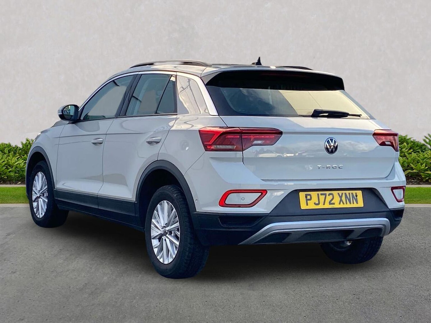 Used Volkswagen T-Roc 2022 for sale - 76763437: Photo 2