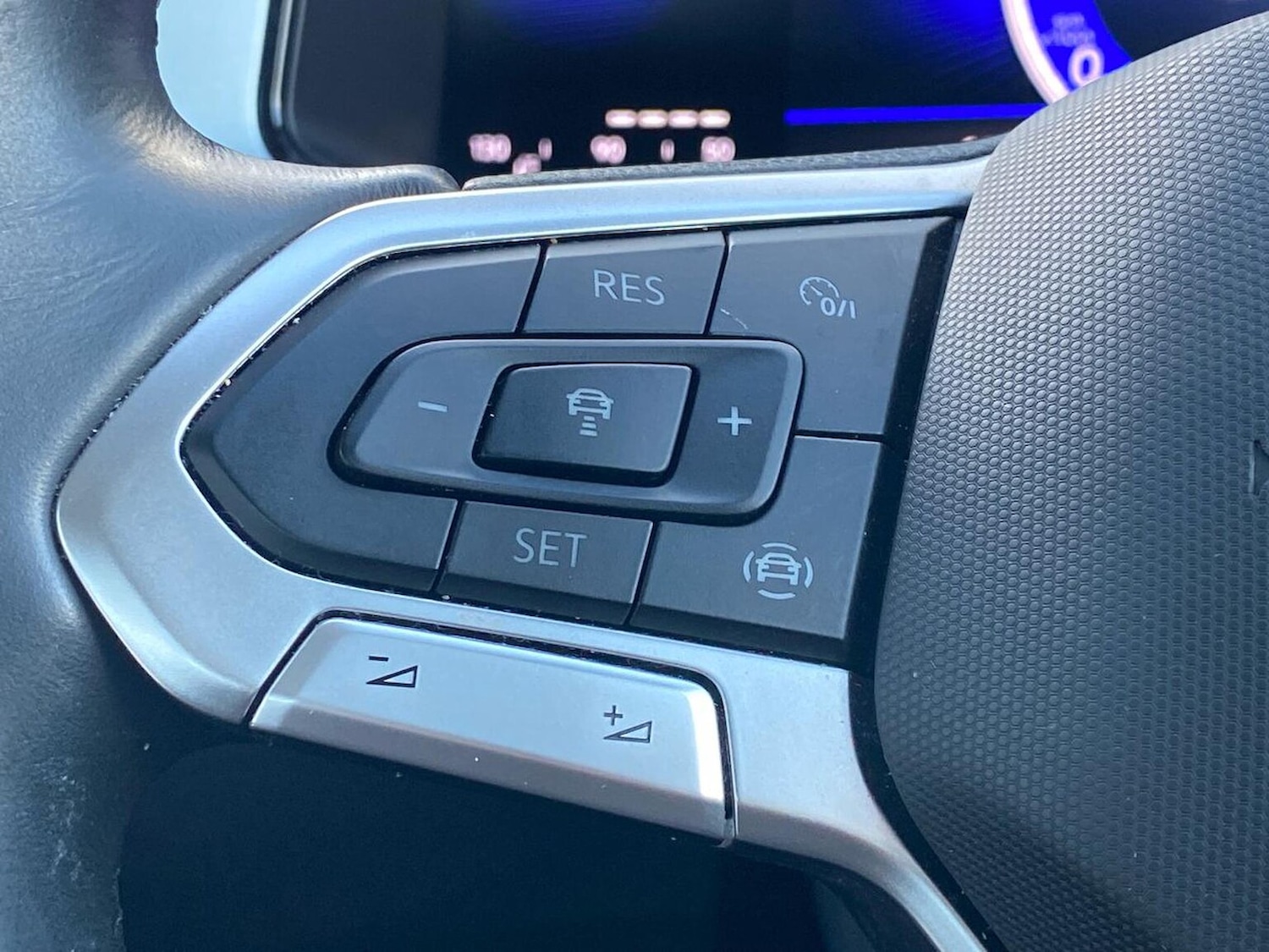 Used Volkswagen T-Roc 2022 for sale - 76763437: Photo 26