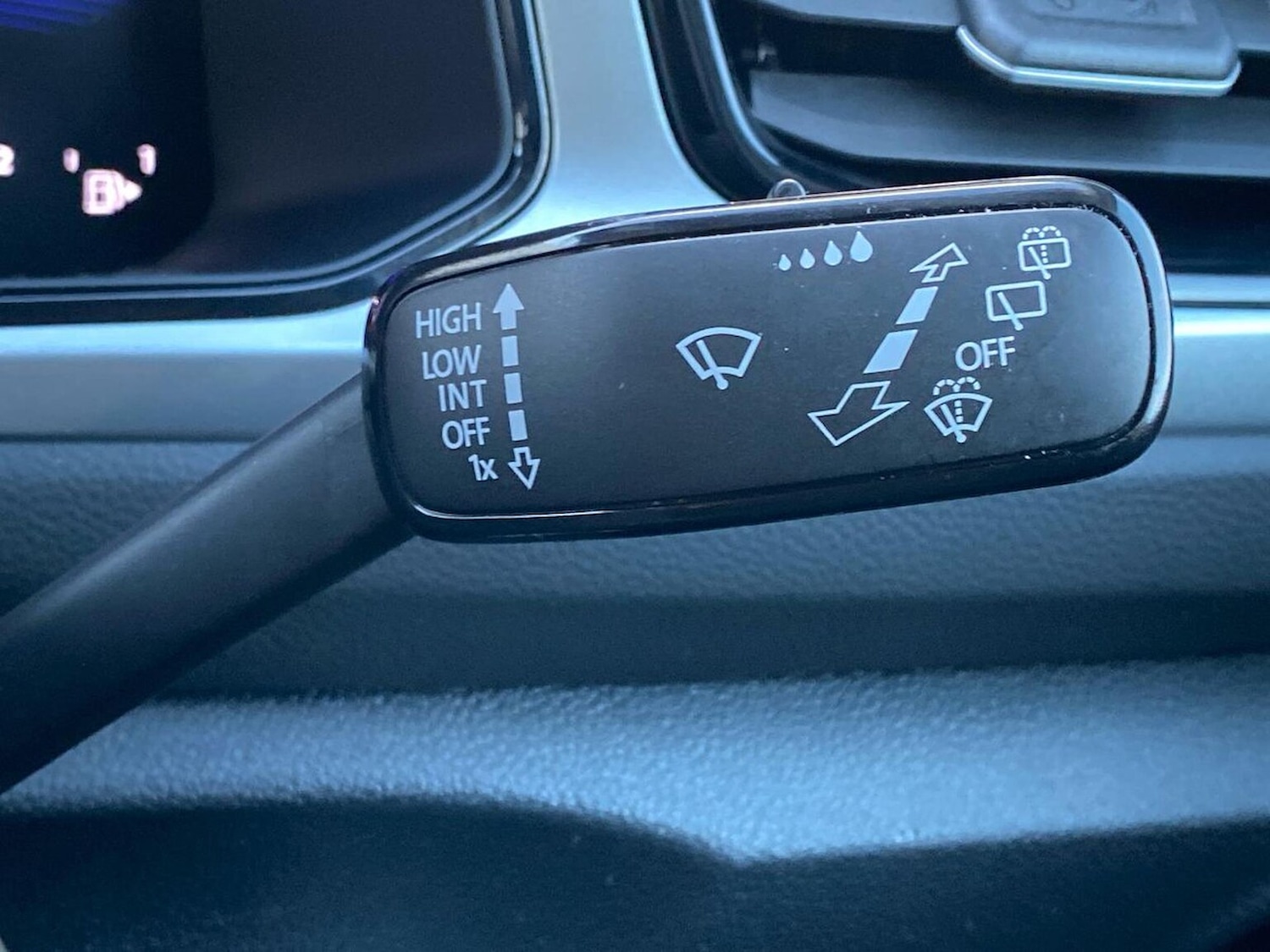 Used Volkswagen T-Roc 2022 for sale - 76763437: Photo 27