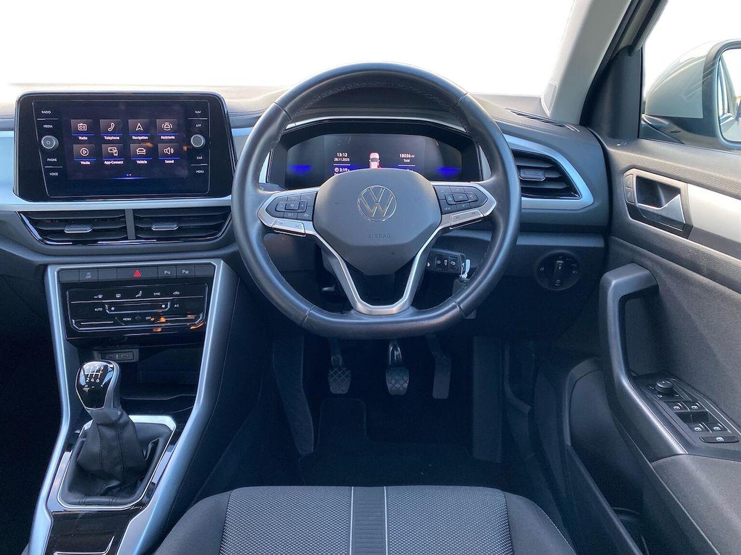 Used Volkswagen T-Roc 2022 for sale - 76763437: Photo 9