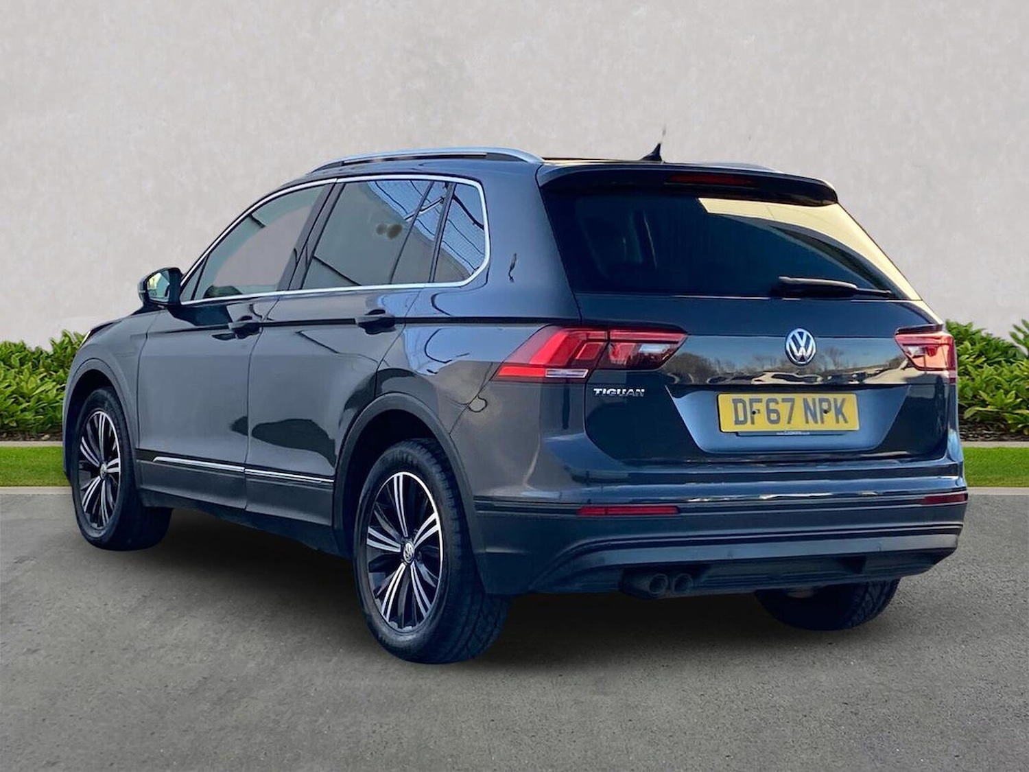 Used Volkswagen Tiguan 2017 for sale - 76628211: Photo 2