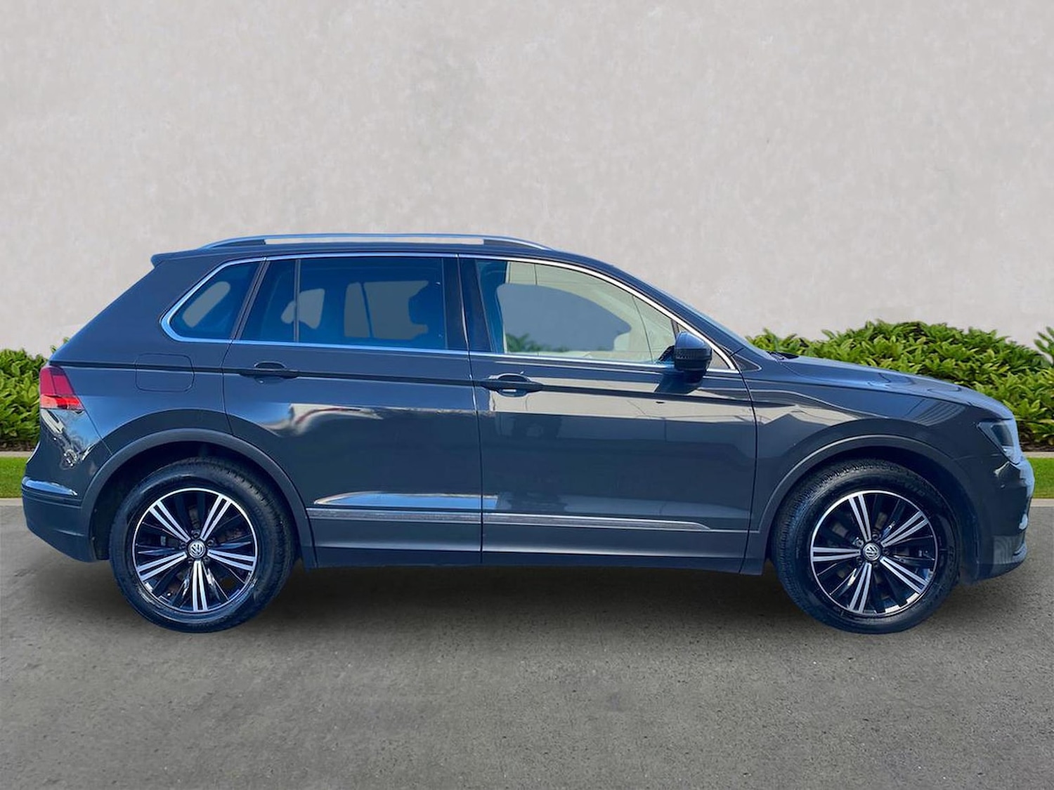 Used Volkswagen Tiguan 2017 for sale - 76628211: Photo 3