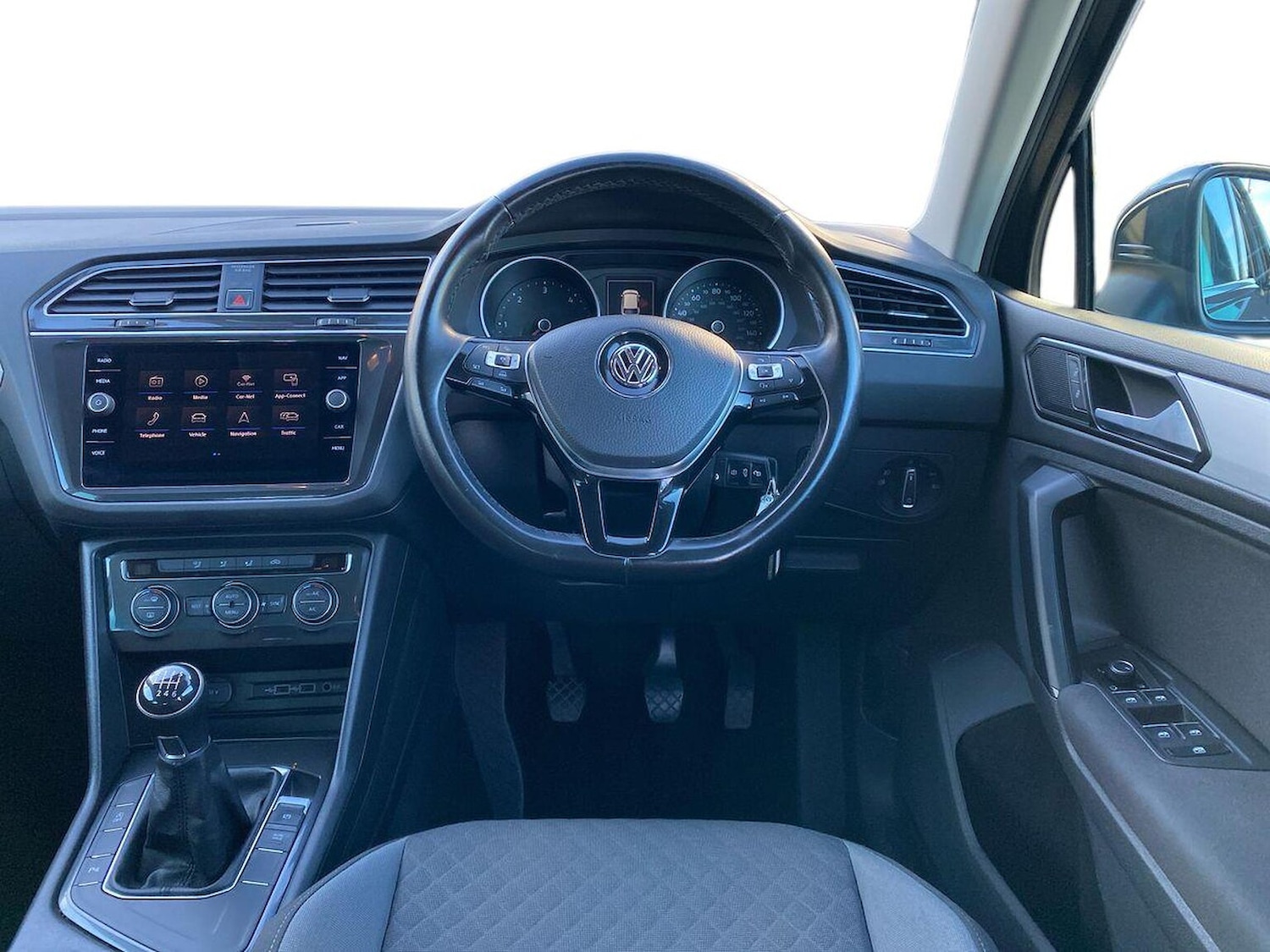 Used Volkswagen Tiguan 2017 for sale - 76628211: Photo 9