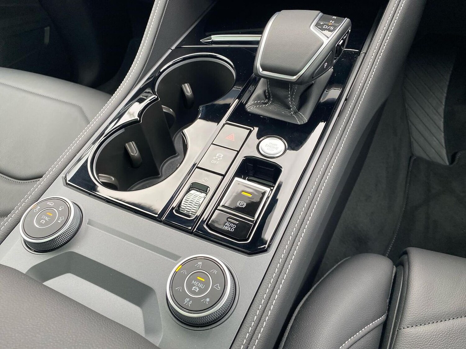 Used Volkswagen Touareg 2025 for sale - 76232776: Photo 13