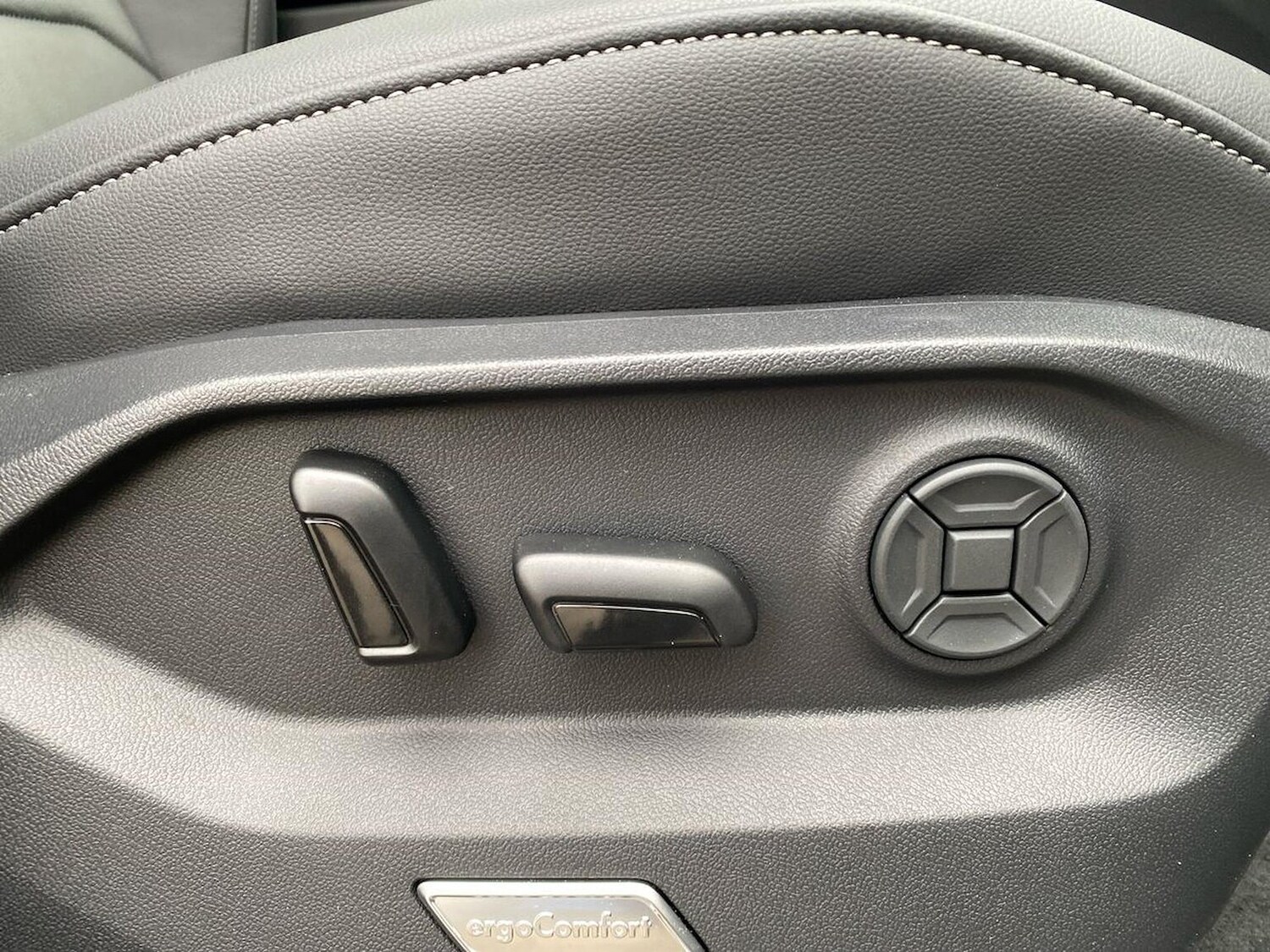 Used Volkswagen Touareg 2025 for sale - 76232776: Photo 30