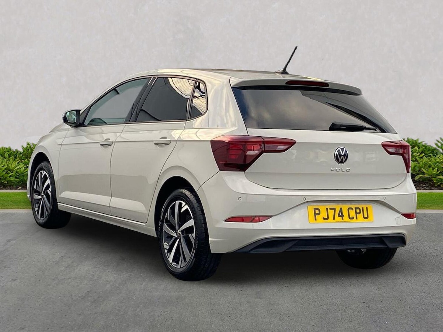 Used Volkswagen Polo 2024 for sale - 76864057: Photo 2