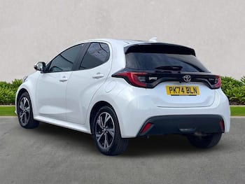 Used Toyota Yaris 2024 for sale - 79785959: Photo