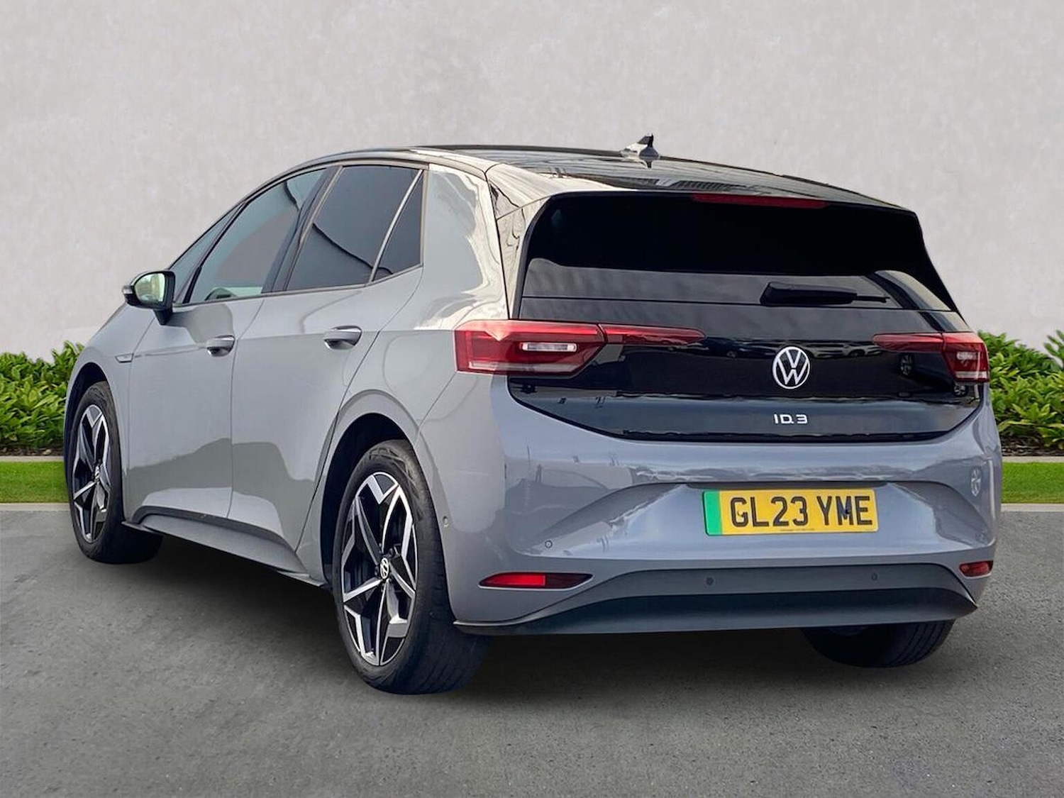 Used Volkswagen ID.3 2023 for sale - 76387249: Photo 2